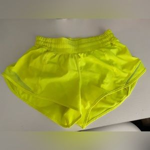 Lululemon Hotty Hot Shorts Highlight Yellow 2.5”